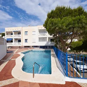 https://estudio-tres-pinos-piscina-junto-al-mar.es-andalucia.com