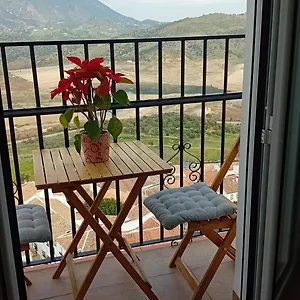 https://casa-rural-plaza-zahara-buenas-vistas.es-andalucia.com